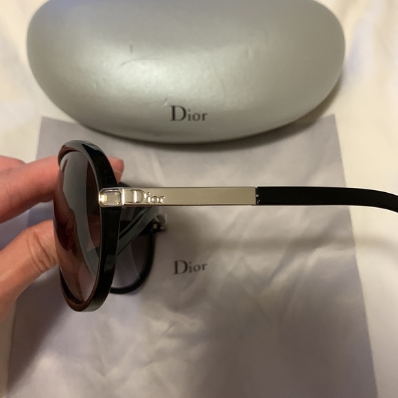 Christian Dior Sunglasses - Picture 2 of 4